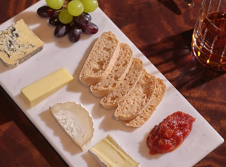 How to Maximise the Health Benefits of Your Cheeseboard