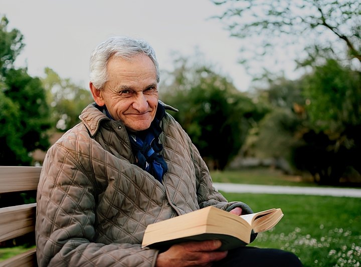 How to Support a Family Member Moving into a Care Home
