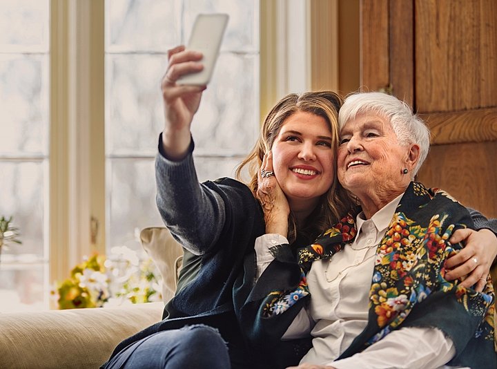 KYN's Guide to Living With A Loved One With Dementia