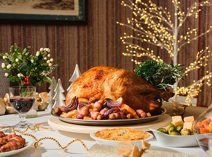 A Guide to Creating a Dementia-Friendly Christmas Feast