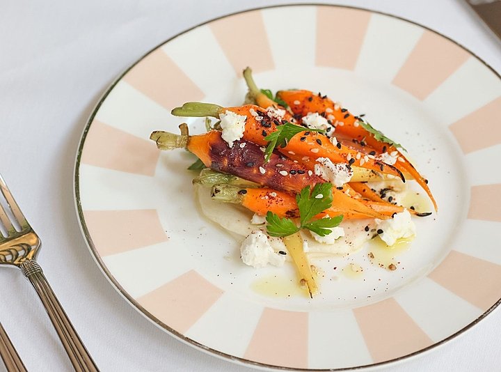 Eating and Drinking Well With Dementia