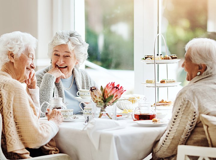 How to Prepare for Moving into a Care Home (Checklist)