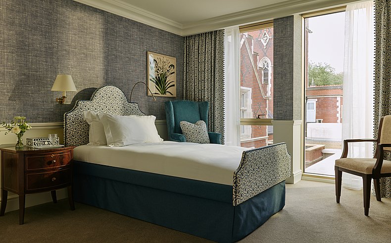 KYNHurlingham premium bedroomblue landscape 